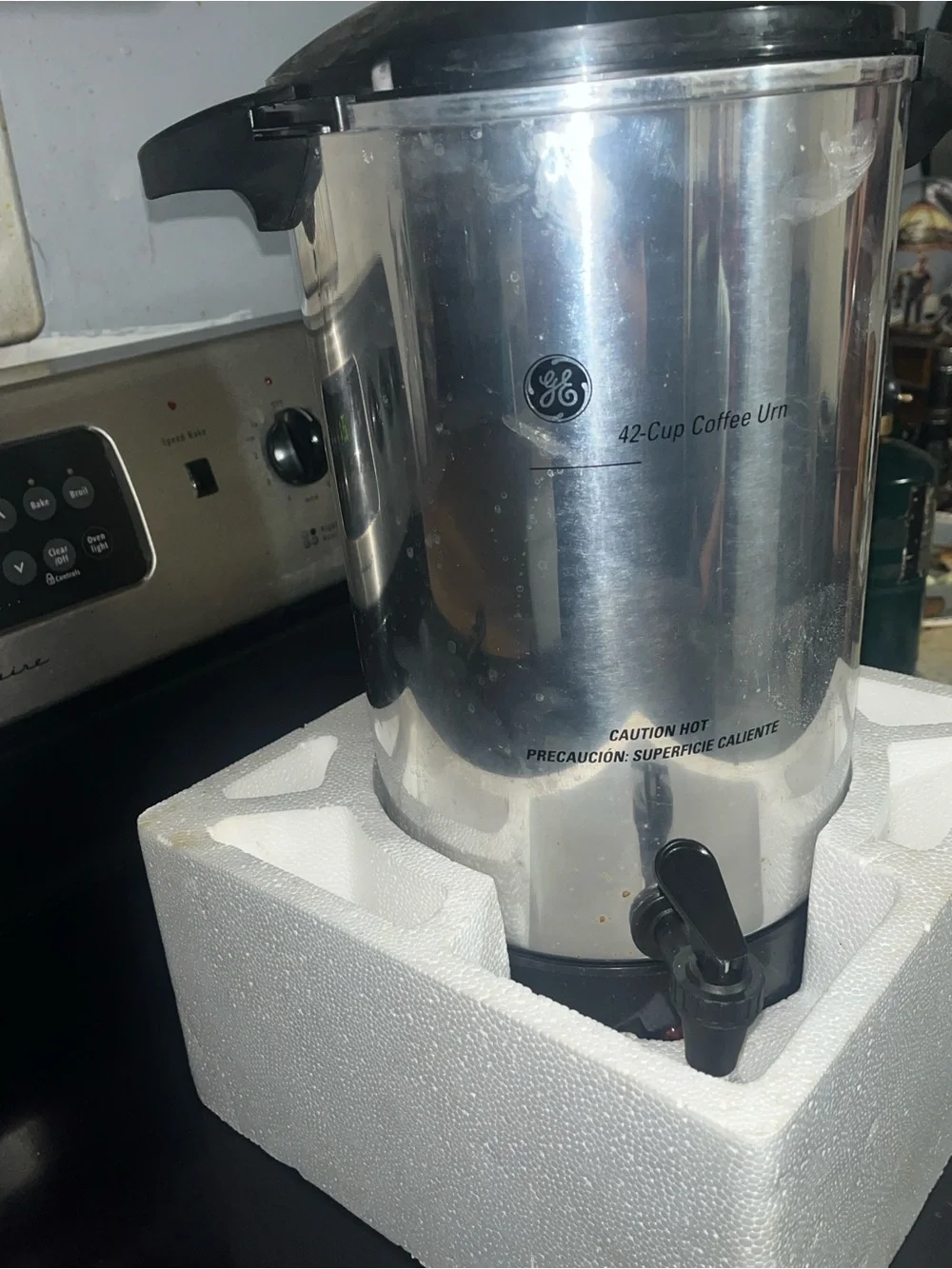 42-Cup Coffee Urn in Silver with Black Handle